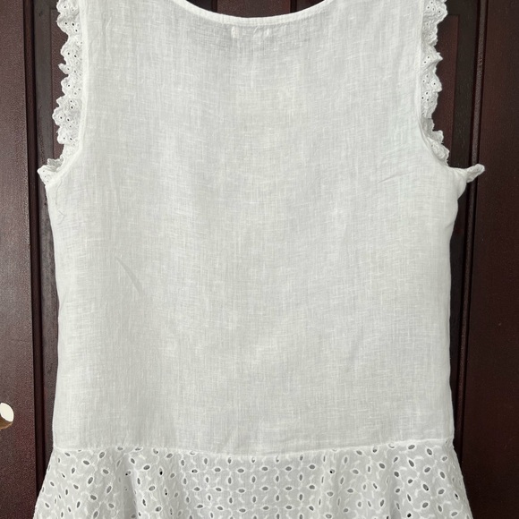 VGUC Linen Tops with Eyelet Trim - SET OF TWO - Picture 3 of 16